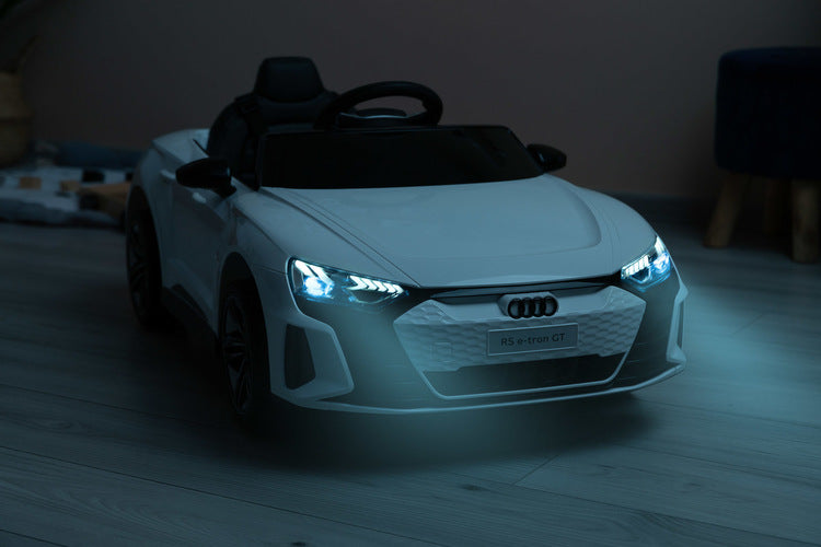 Акумулаторнa Кола Audi Rs Etron Gt Бяло Caretero Toyz --- BebeMama