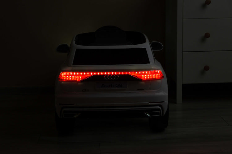 Акумулаторен Автомобил Audi Rs Q8 Бял Caretero Toyz