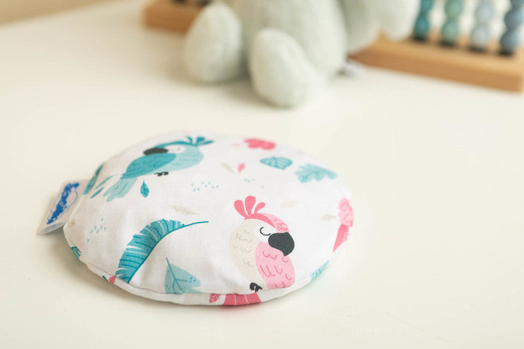 Възглавница С Черешови Костилки – Папагал --- BebeMama