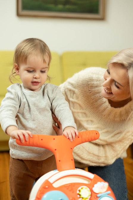 Premergător pentru bebeluși 2 în 1 Spark Pink Caretero Toyz