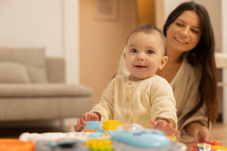 Уокър И Маса За Игра 2В1 Spark Range Caretero Toyz --- BebeMama