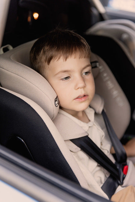 Lumi I-size Детско Столче За Кола Светлосиво (40-150) bebemama