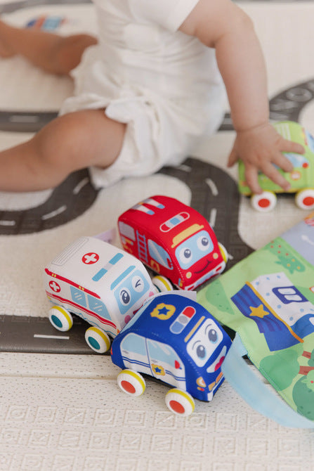 Образователна Играчка Плюшени Колички 4 Броя С Пътна ПостелкаИ Чанта 12 + Toyz