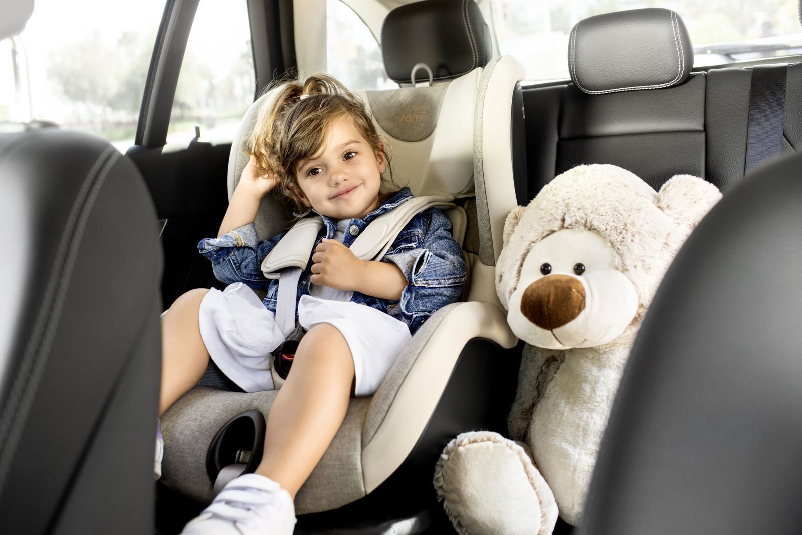 Столче За Кола Trifix2 I Size Britax Romer
