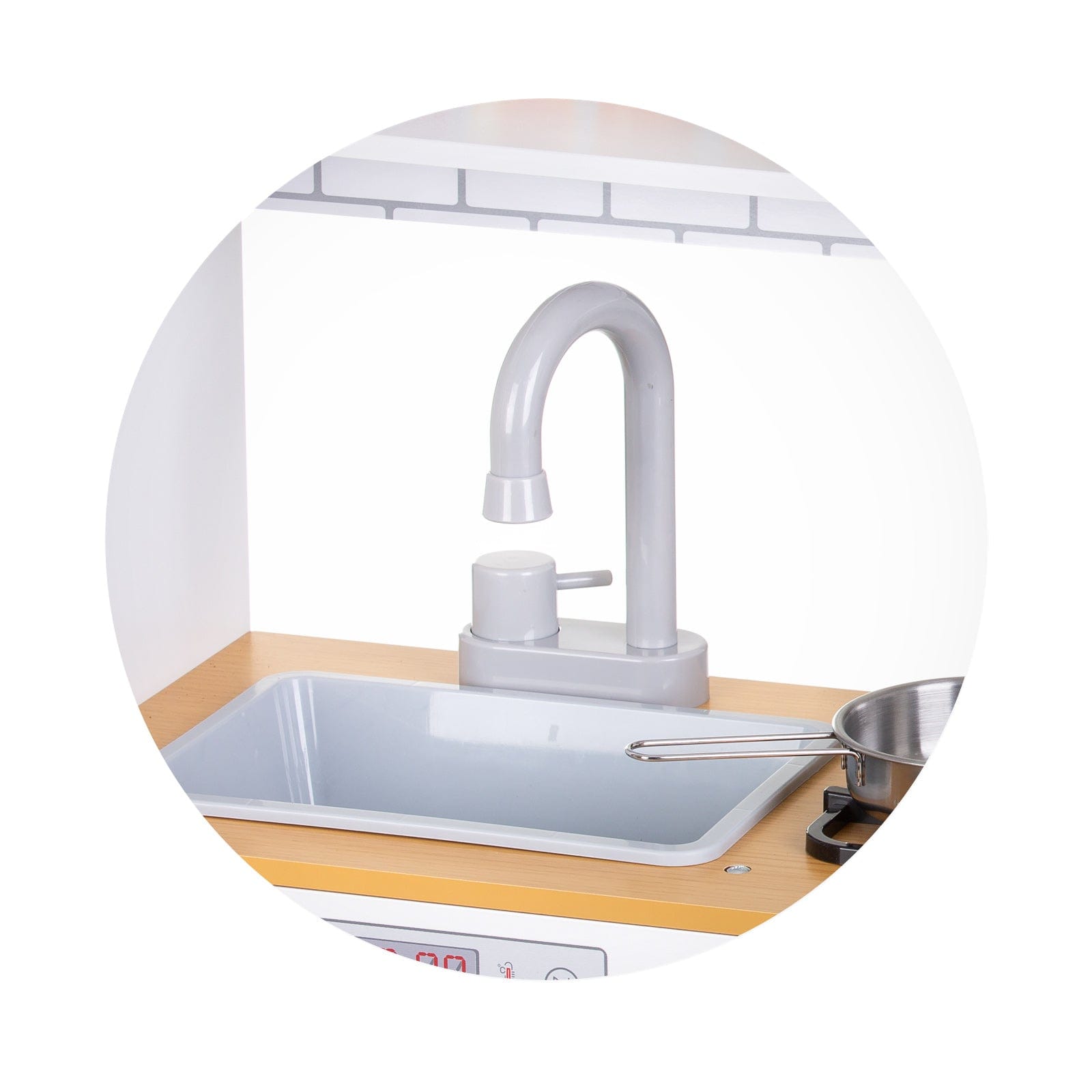 Дър.Кухня С К-Т 5 Метални Съда За Готвен