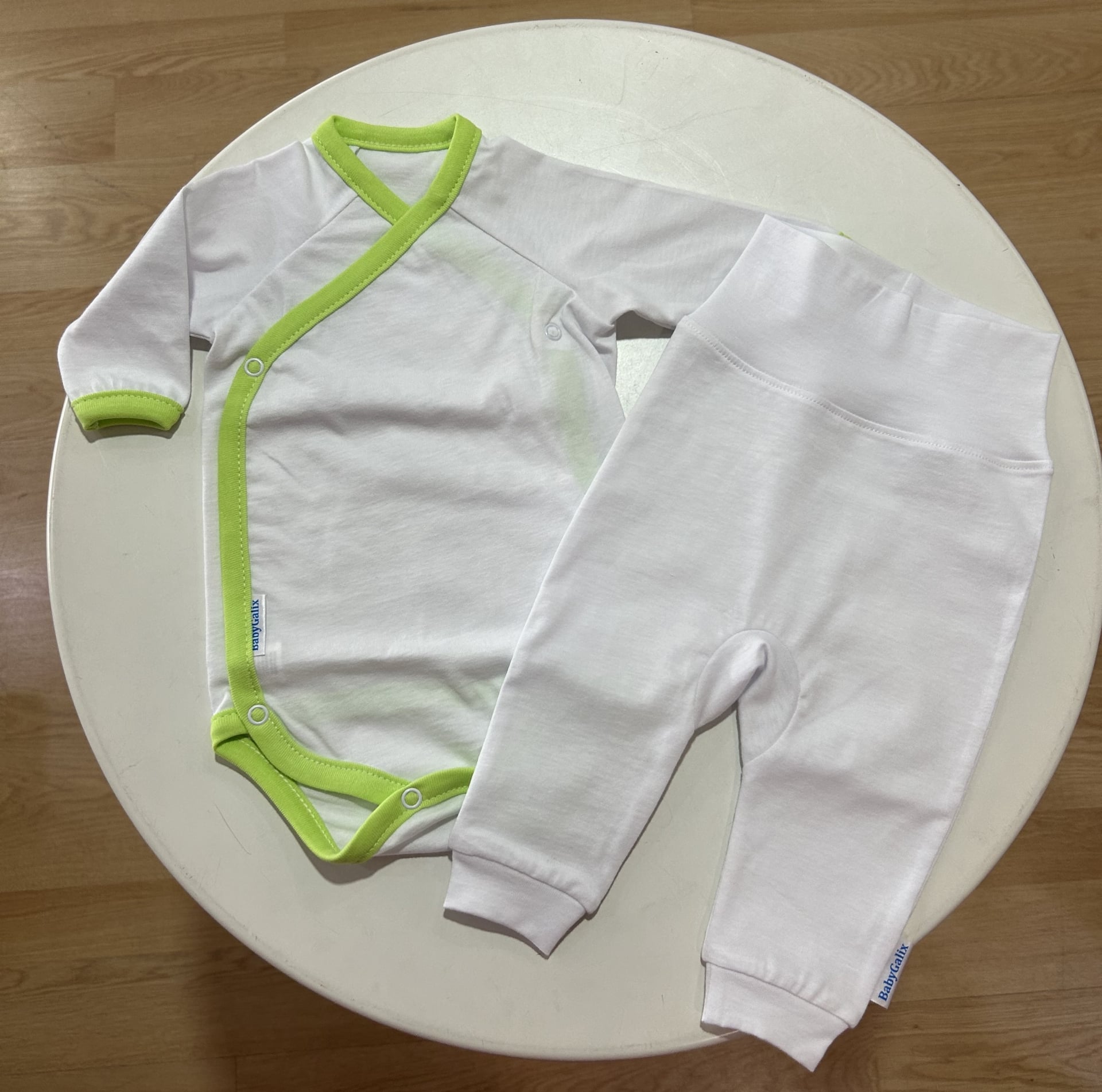 Body și pantaloni Galix alb/verde