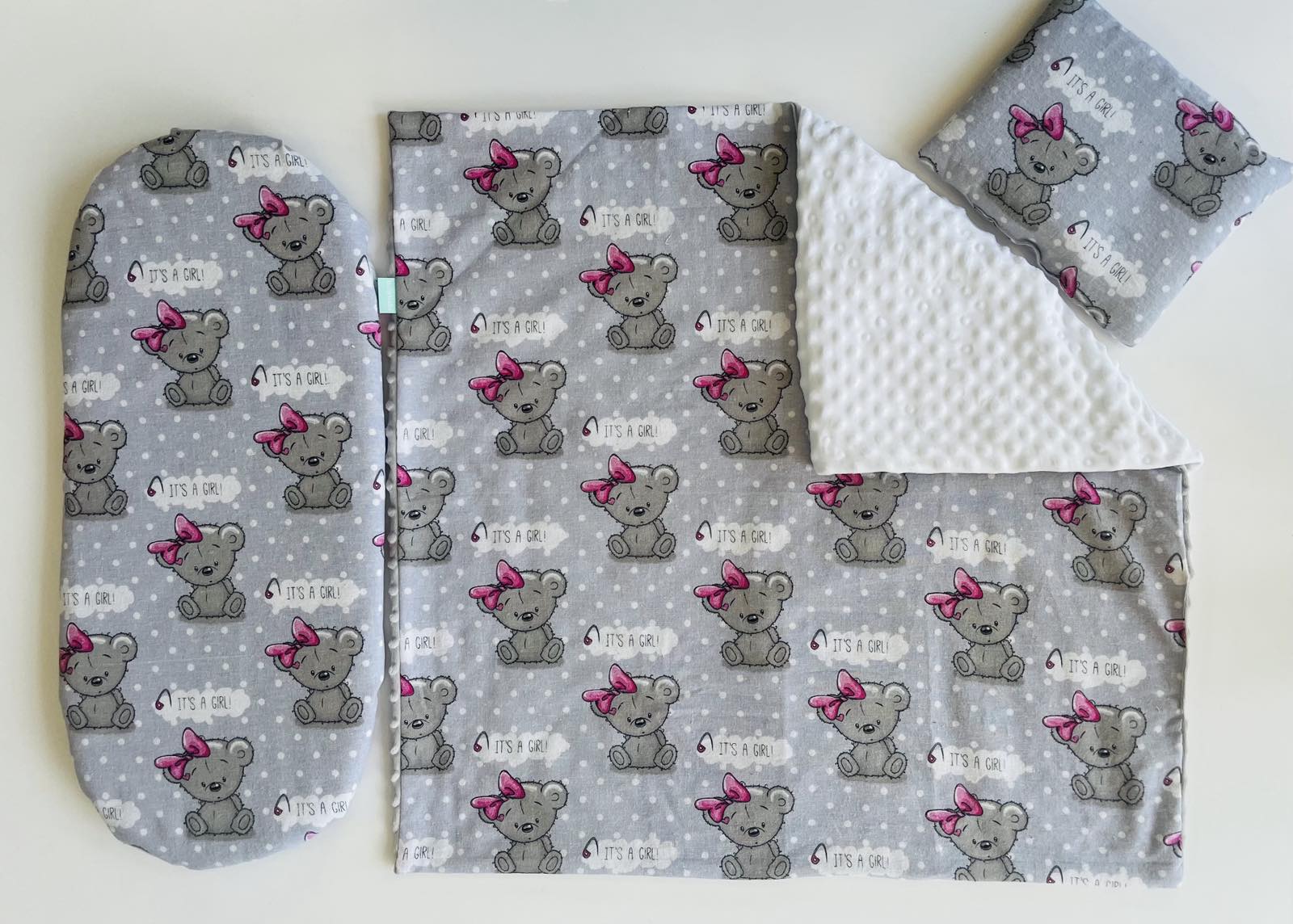 Комплект За Количка Baby Dreams Spring 3ч С Чаршаф С Ластик It´s A Girl Сив Бял Бъбъл Galix