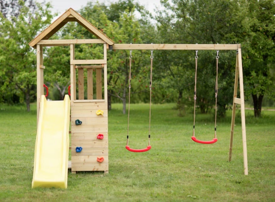 Детска Площадка J9 С Пързалка 220см И Люлки Wendi Toys