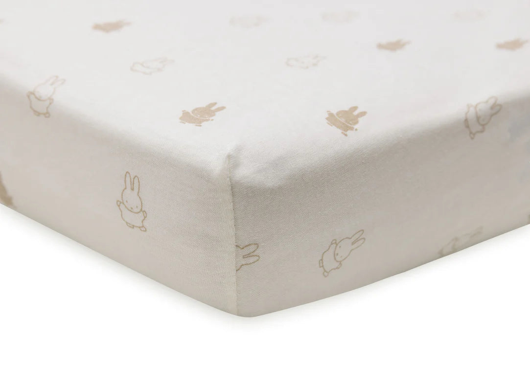 Feszített lepedő 60x120 cm Happy Miffy Nougat Jollein