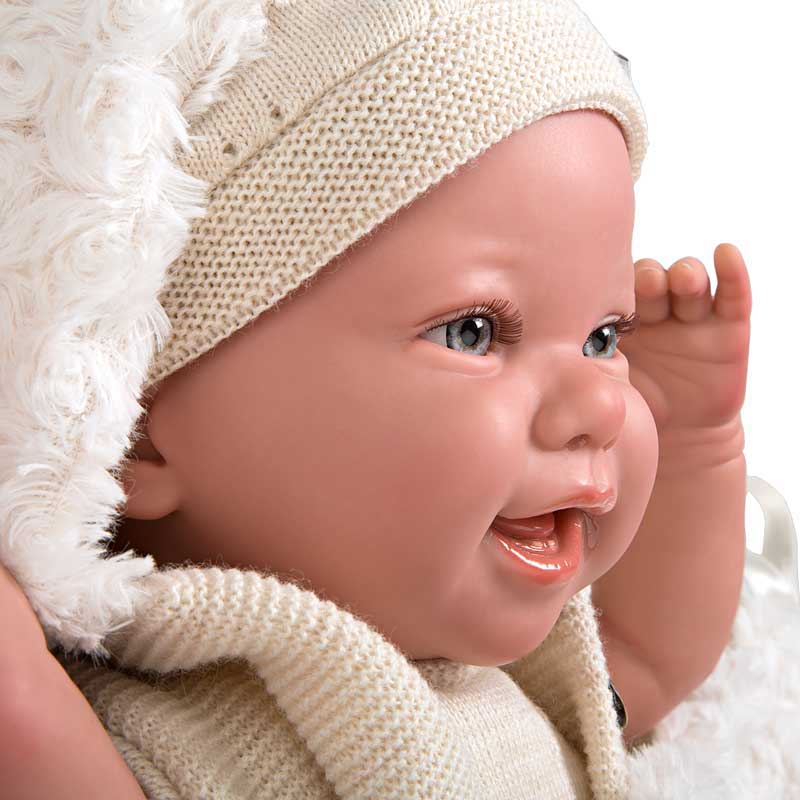 Păpușă bebelușă Diego cu geantă de transport și accesorii - 45 cm