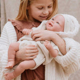 Păpușă bebelușă Diego cu geantă de transport și accesorii - 45 cm