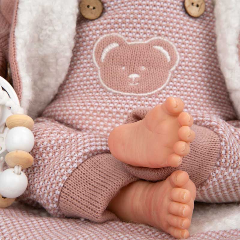 Кукла-Бебе Жада С Вълнен Розов Костюм И Пелена, Реално Тегло - 40 См