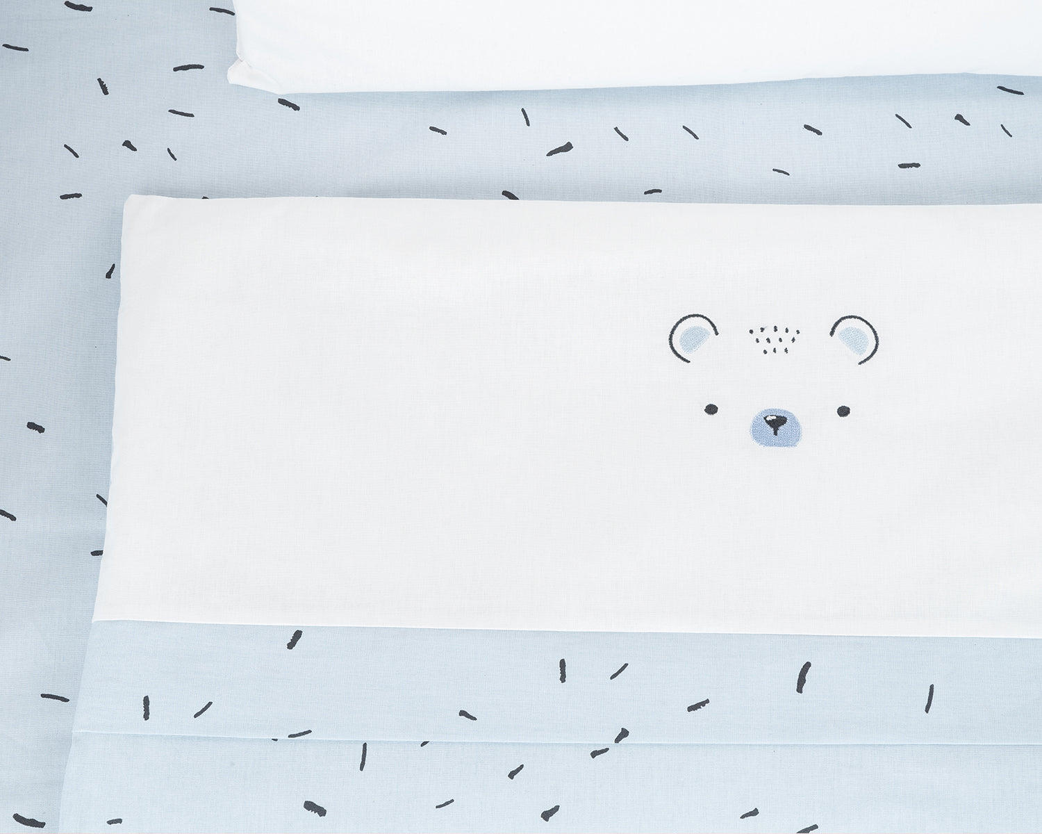 Set de lenjerie de pat pentru bebeluși cu imprimeu jucăuș de designer și culoare pentru pătuț mini 3H Bear With Me Blue