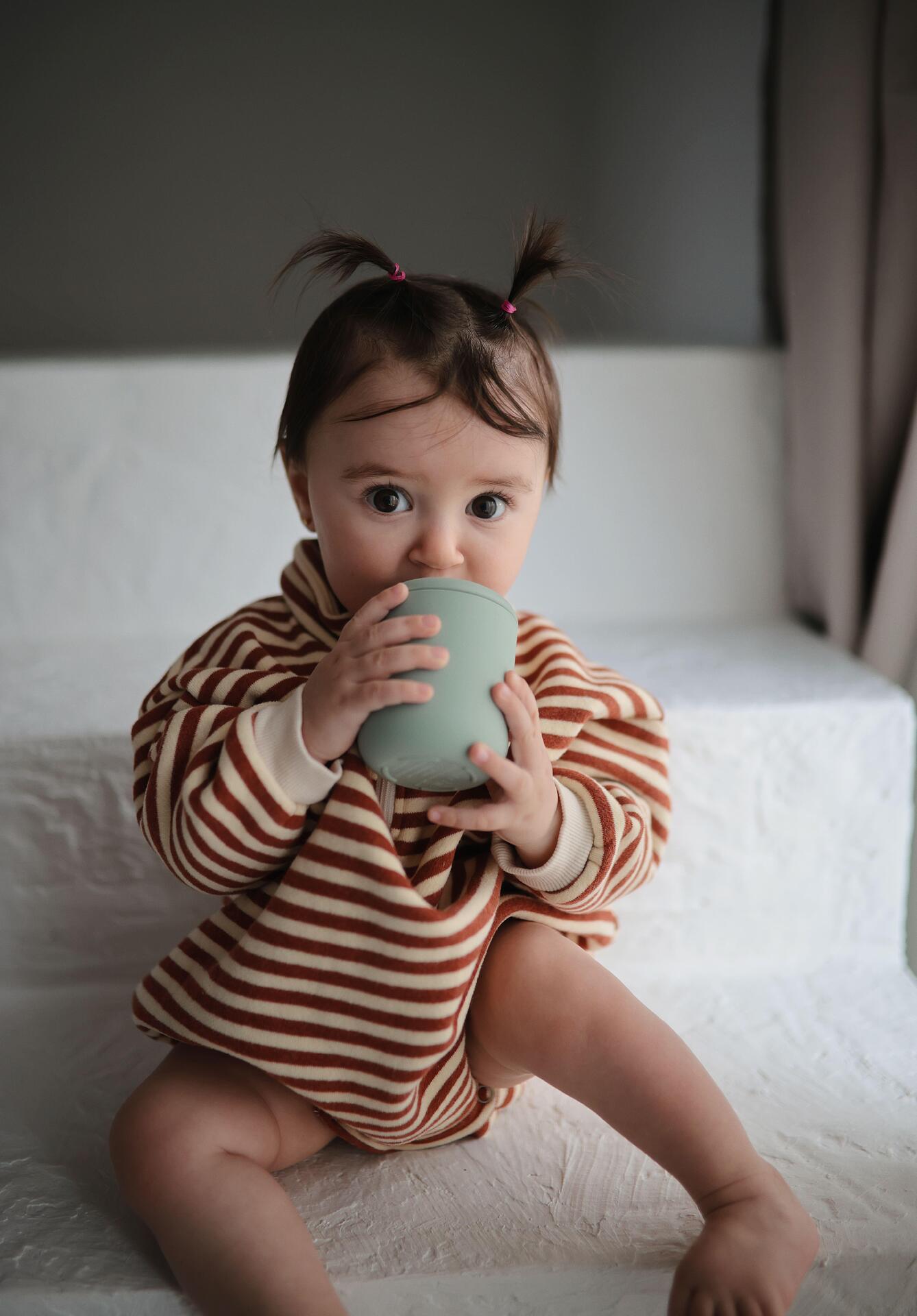 Силиконова Неразливаща Се Чаша 175 Мл. Powder Blue Mushie
