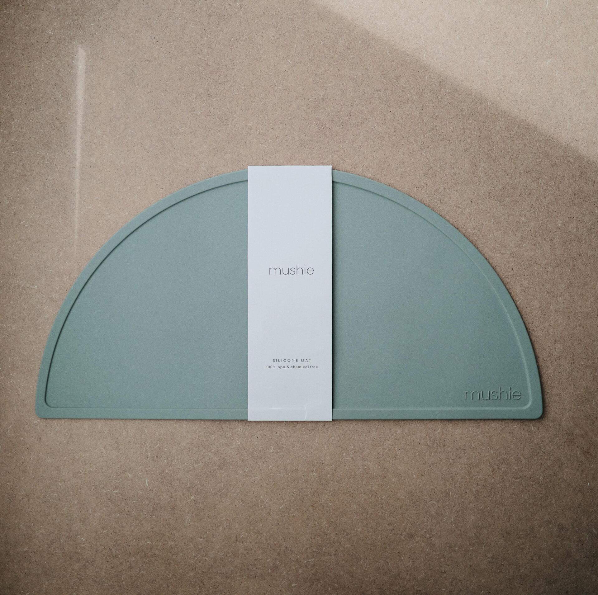Силиконова Подложка За Хранене Cambridge Blue Mushie