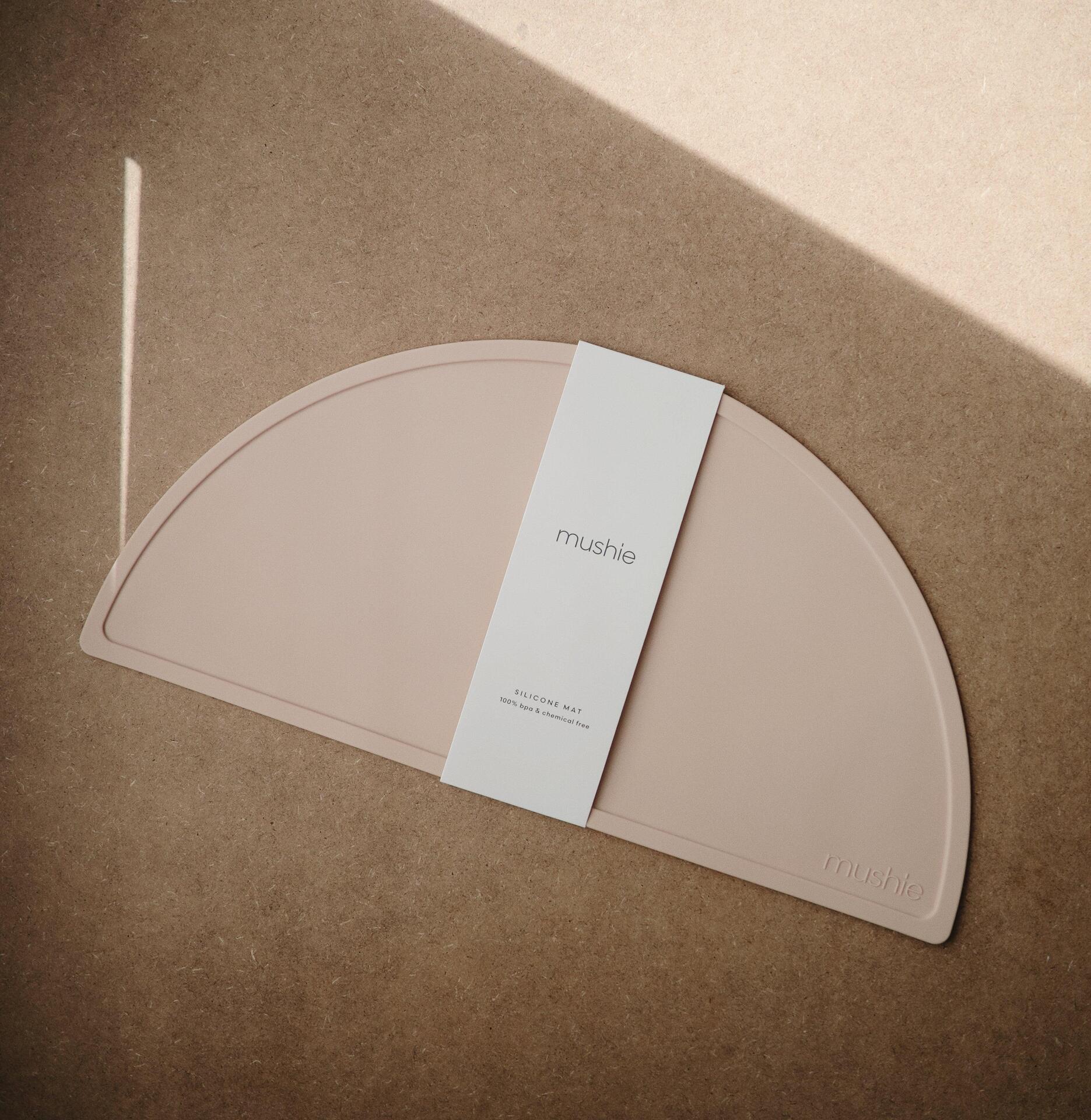 Силиконова Подложка За Хранене Blush Mushie