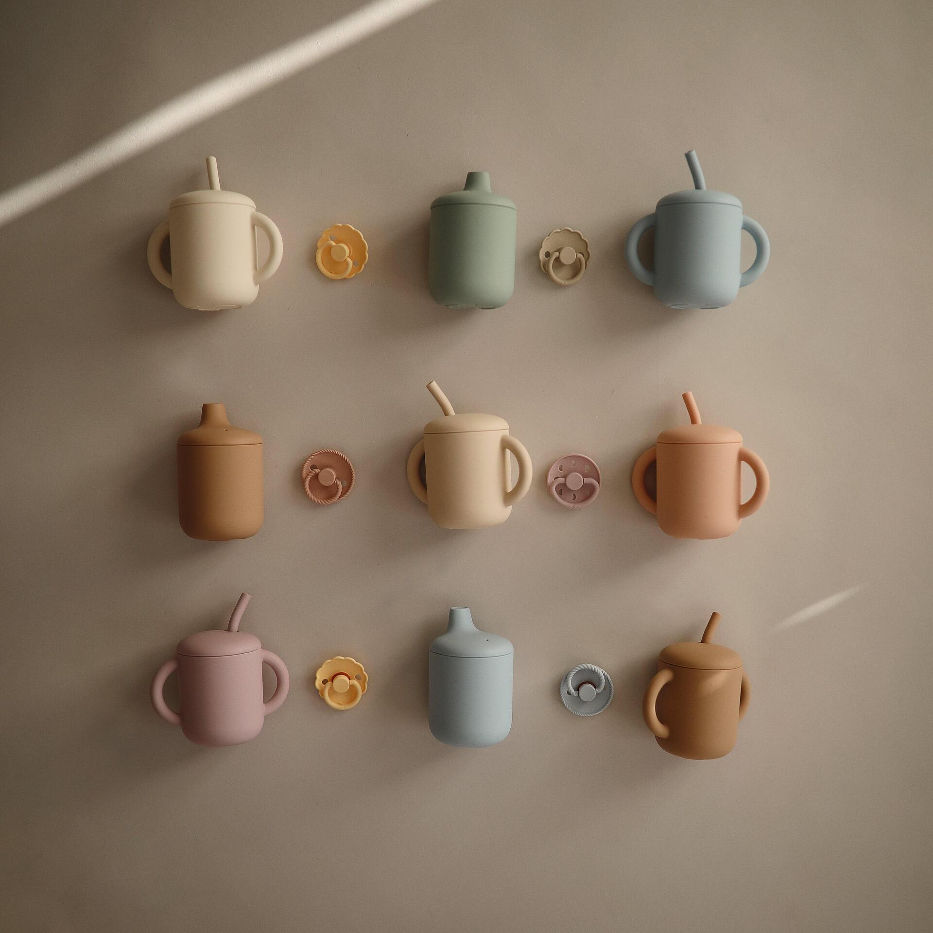 Силиконова Тренировъчна Чаша + Сламка 175 Мл. Blush Mushie