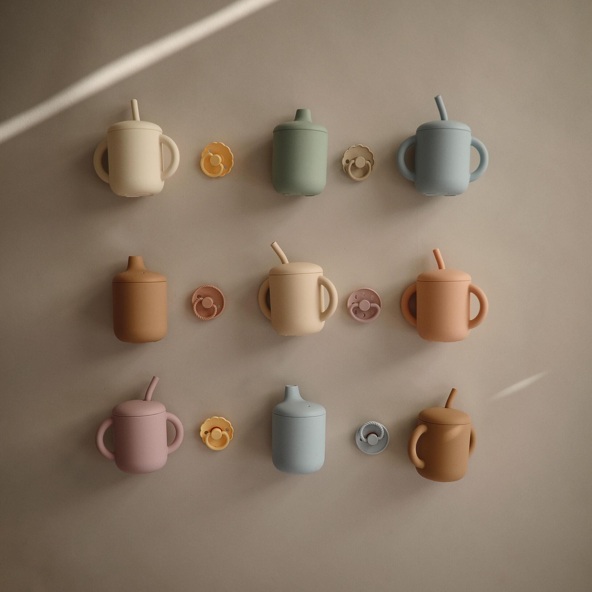 Силиконова Тренировъчна Чаша + Сламка 175 Мл. Cambridge Blue Mushie