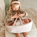 Păpușa plângătoare Lucia în coș roz și suzetă - 40 cm