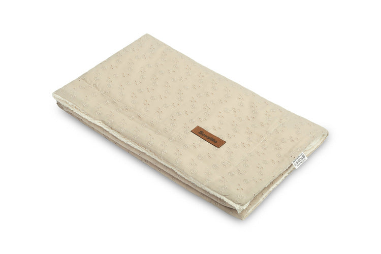 Pătură brodată 80x100 in plush