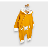 Salopetă Rainy Baby cu glugă, ursuleț de pluș cu lăbuțe 56 - 80 cm, muștar