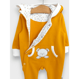 Salopetă Rainy Baby cu glugă, ursuleț de pluș cu lăbuțe 56 - 80 cm, muștar