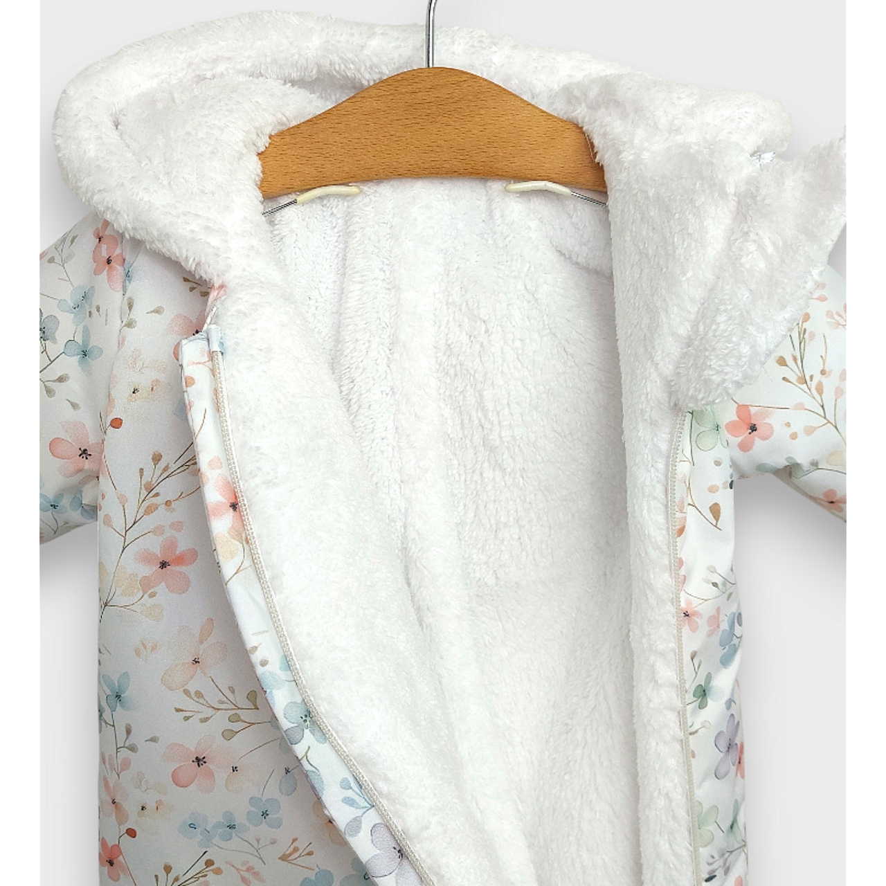 Бебешки Космонавт Flowers 56 86 См. Бял Rainy