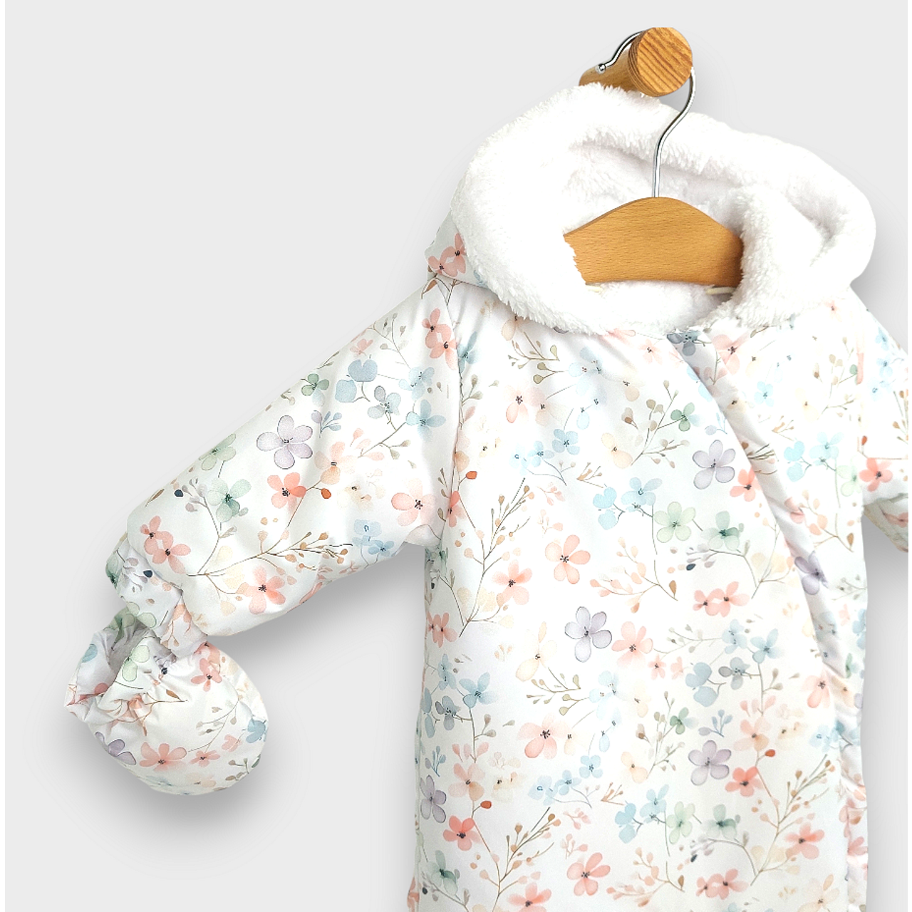 Бебешки Космонавт Flowers 56 86 См. Бял Rainy
