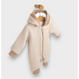 Salopetă tricotată pentru bebeluși cu glugă și fermoar,