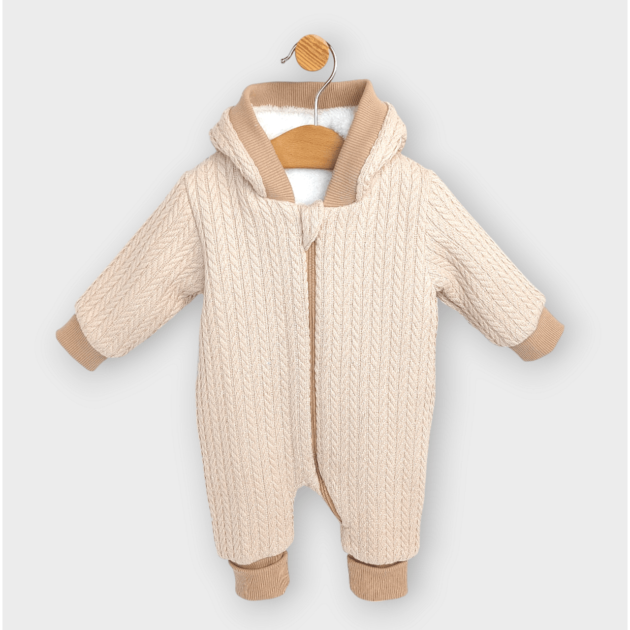 Salopetă tricotată pentru bebeluși cu glugă și fermoar,