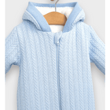 Salopetă tricotată Rainy Baby cu fermoar și glugă 56 - 80 cm. Albastră