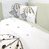 Set de lenjerie de pat pentru bebeluși Rainy Baby, 6 piese, 60x120 cm. Ursuleț gri cu umbrelă