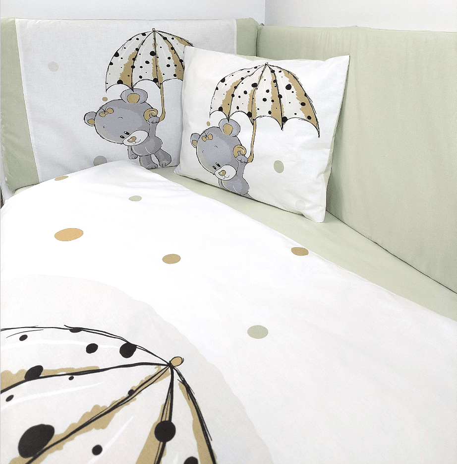 Set de lenjerie de pat pentru bebeluși Rainy Baby, 6 piese, 60x120 cm. Ursuleț gri cu umbrelă
