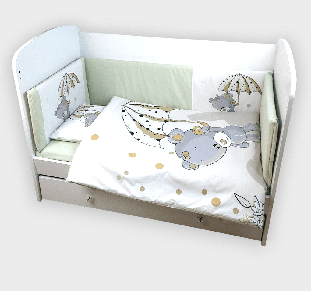 Set de lenjerie de pat pentru bebeluși Rainy Baby, 6 piese, 60x120 cm. Ursuleț gri cu umbrelă