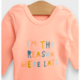 Body pentru bebeluși cu mâneci lungi, model „I'M The Reason”, culoare piersică, 56-80 cm