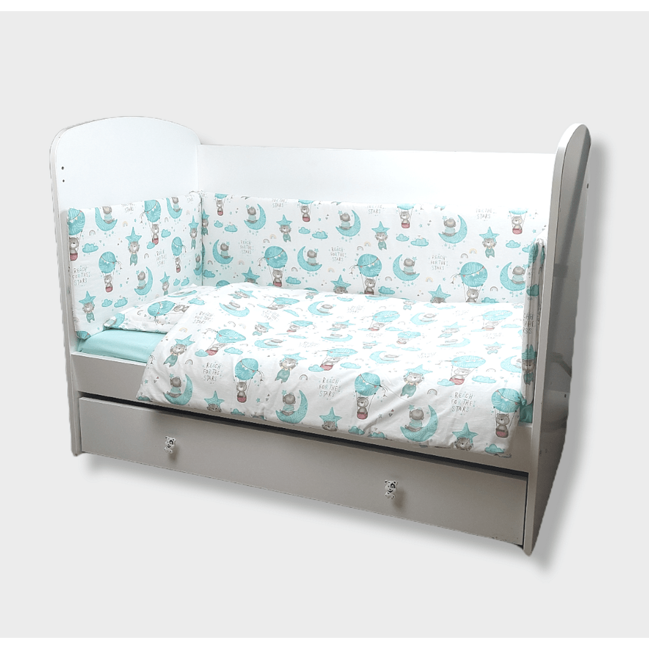 Rainy Обиколник За Бебешка Кошара 60Х120 См. Мече На Луна Резеда