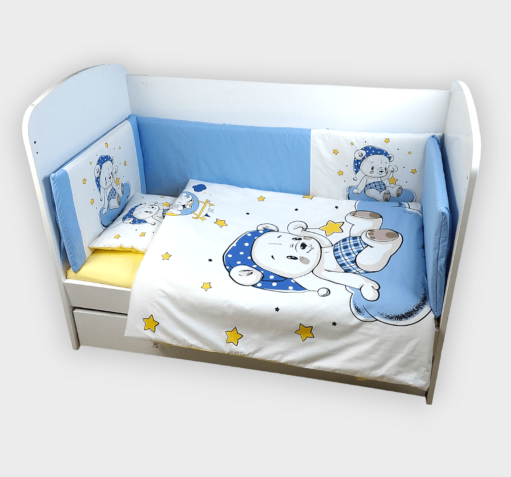 Protecție pentru pătuț Rainy Baby 65x110 cm. Ursuleț albastru