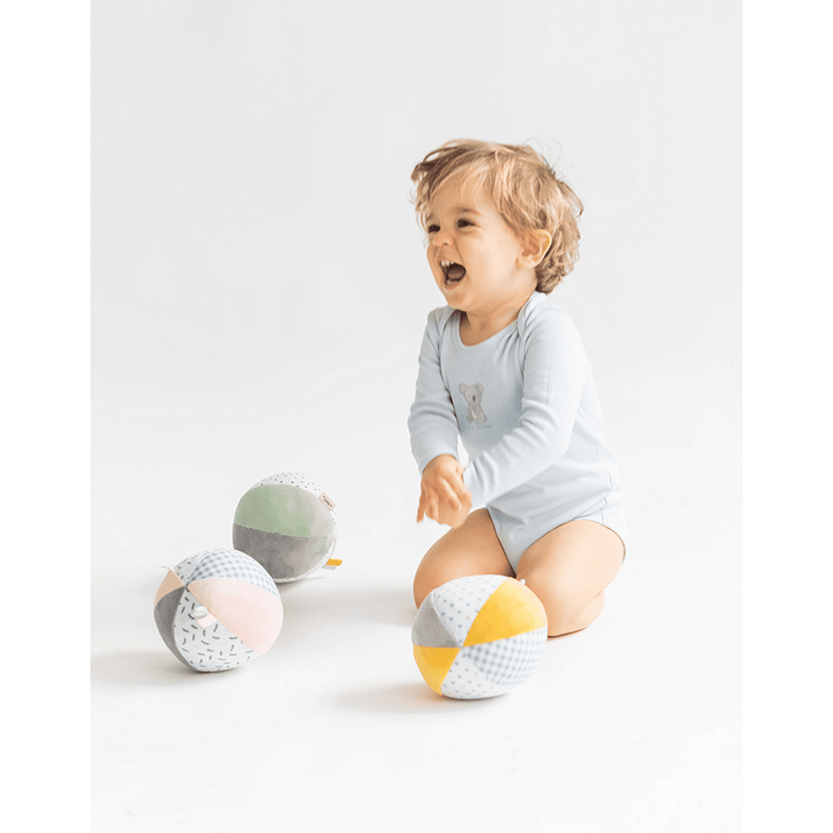 Sweet & Fun Mustard Saro Baby Csörgős Plüss Labda