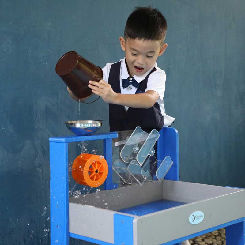 Сензорен Игрален Комплект С Вода И Пясък От Дърво Classic World