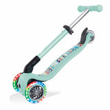 Сгъваема Тротинетка Със Светещи Колела Globber Junior Fantasy Lights Ментово Зелена --- BebeMama