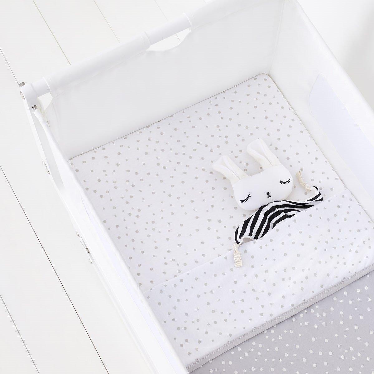 Бебешки Спален Комплект За Бебешка Кошара Snuzpod4 3 Части Grey Spots Snüz