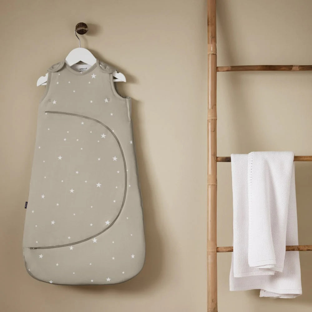 Зимен Спален Чувал Snuzpouch (0 6m.) Grey Star, 2.5 Tog Snüz
