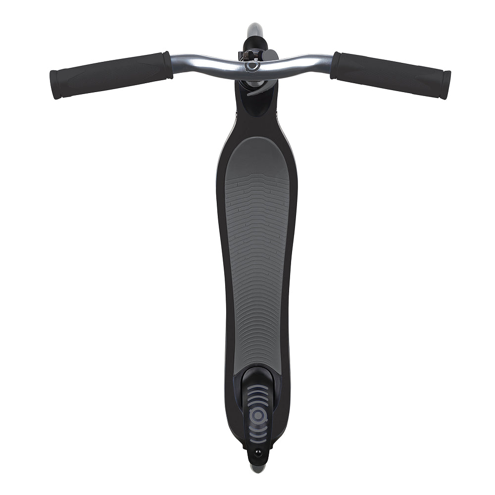 Тротинетка Flow 125 Light С Нова T-Образна Кормилна Рамка - Черна --- BebeMama