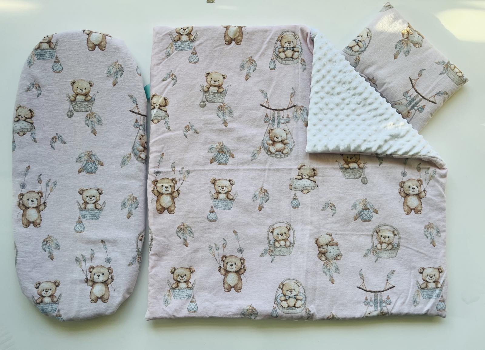 Комплект За Количка Baby Dreams Spring 3ч С Чаршаф С Ластик Мече В Кошничка Розов+ Бял Бъбъл Galix