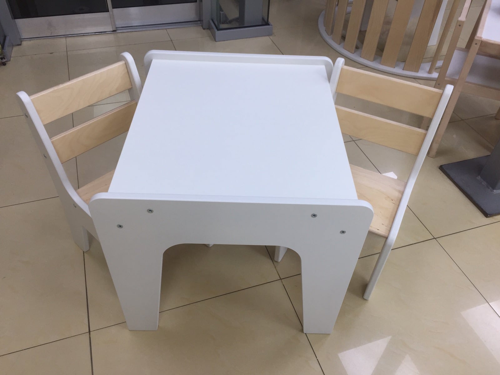 Детска Дървена Масичка С 2 Столчета Moon Baby