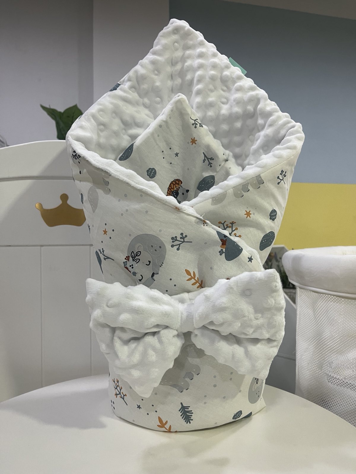 Двулицева Пелена За Изписване "прегърни Ме" + Панделка Зима Сиво Лисиче С Бял Бабъл Galix