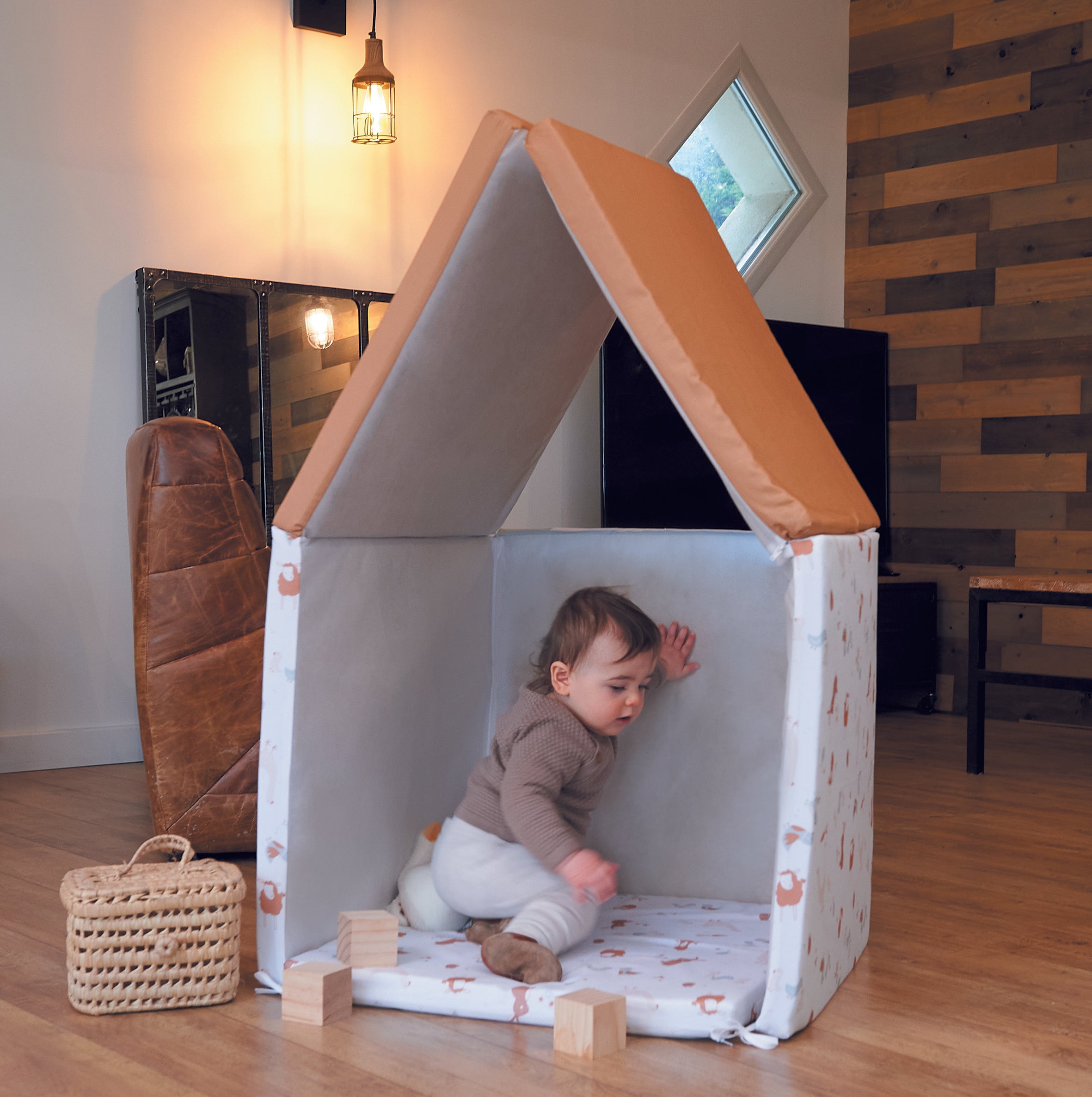 Интелигентна Постелка 5В1 Постелка За Игра Подвижен Матрак Барбарон Тунел И Къща Малък Фермер Tineo --- BebeMama