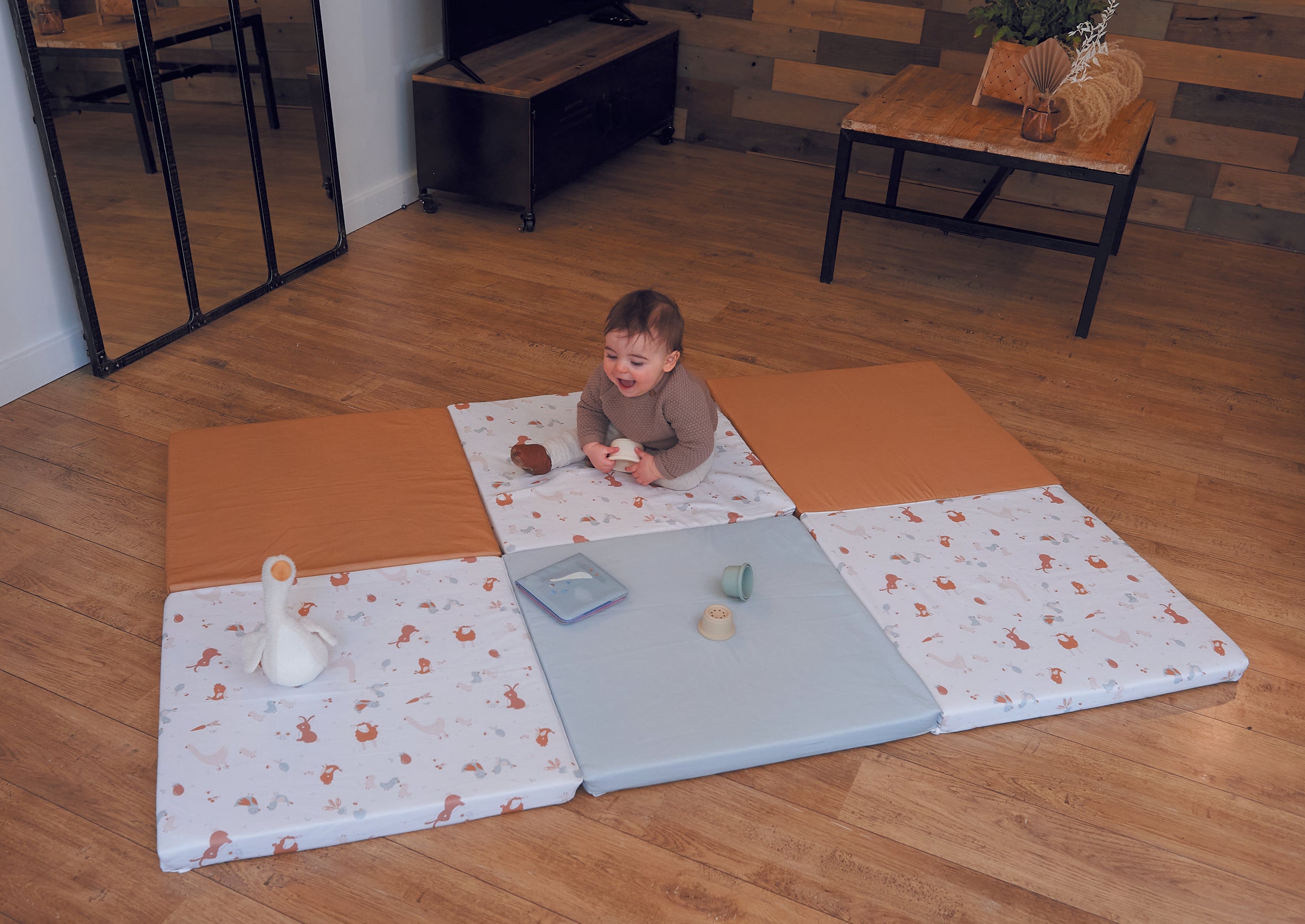 Интелигентна Постелка 5В1 Постелка За Игра Подвижен Матрак Барбарон Тунел И Къща Малък Фермер Tineo --- BebeMama