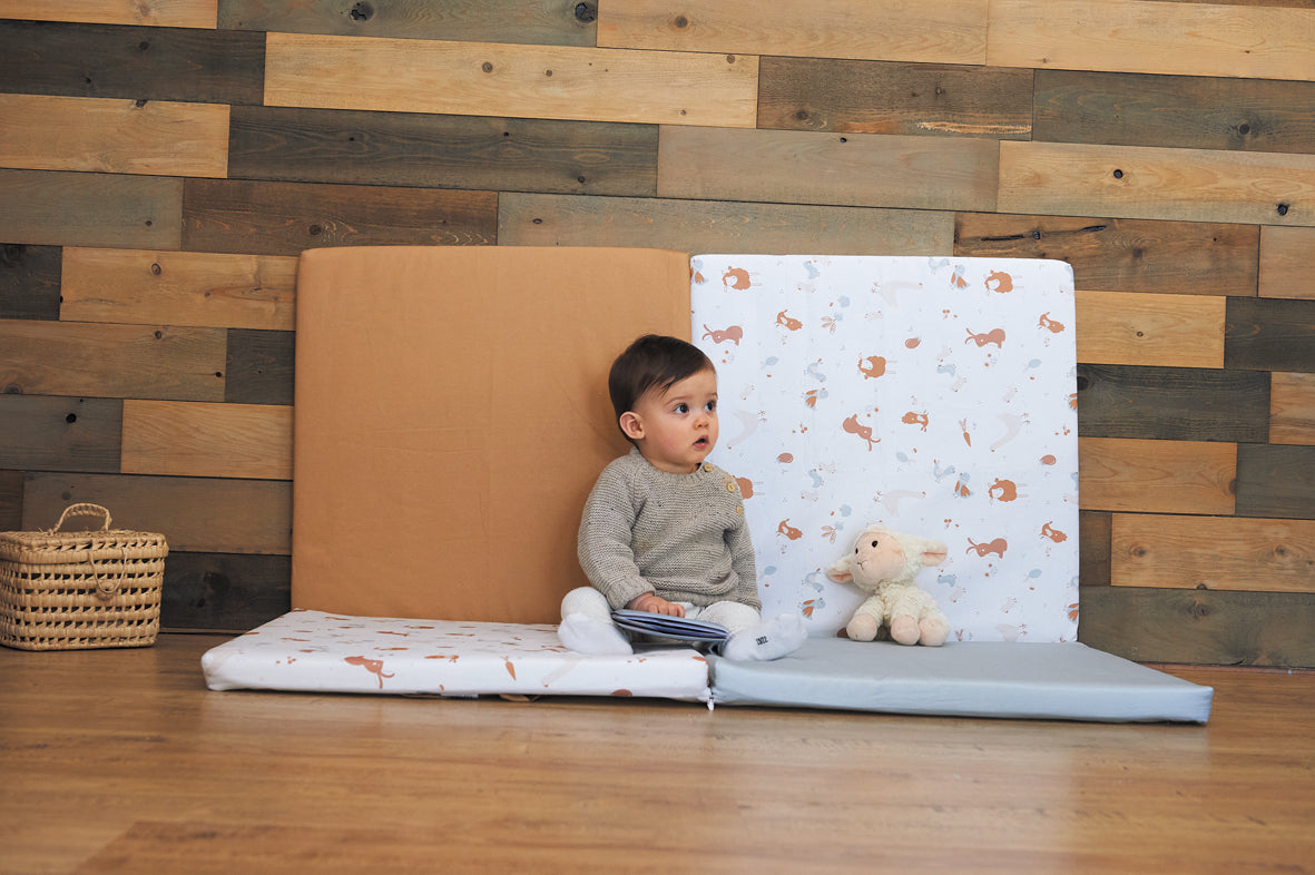 Интелигентна Постелка 3В1-Постелка За Игра Подвижен Матрак И Барбарон Малък Фермер Tineo --- BebeMama