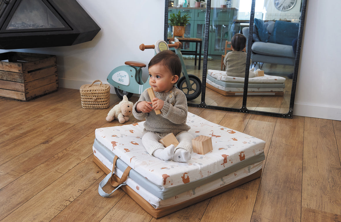 Интелигентна Постелка 3В1-Постелка За Игра Подвижен Матрак И Барбарон Малък Фермер Tineo --- BebeMama